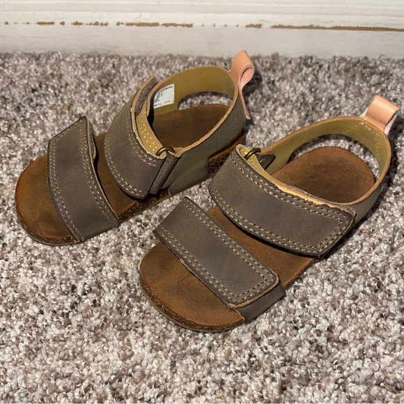 🍭BUNDLE - 2 Infant sandals in size 5C - Picture 3 of 8